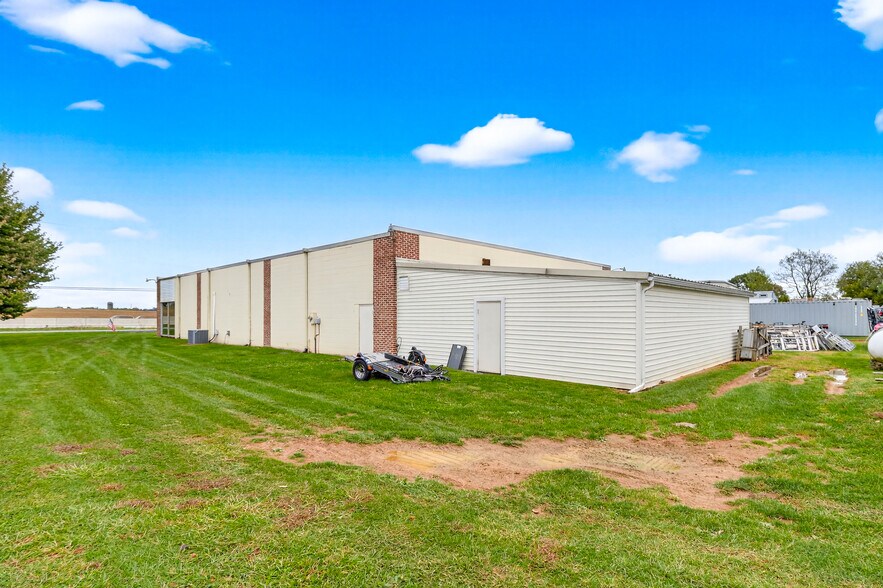 More Photos Of 2350 Dairy Rd, Lancaster Auto Dealership For Lease