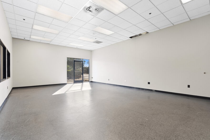 More Photos Of 3731 Warner Ave, Santa Ana Warehouse For Lease