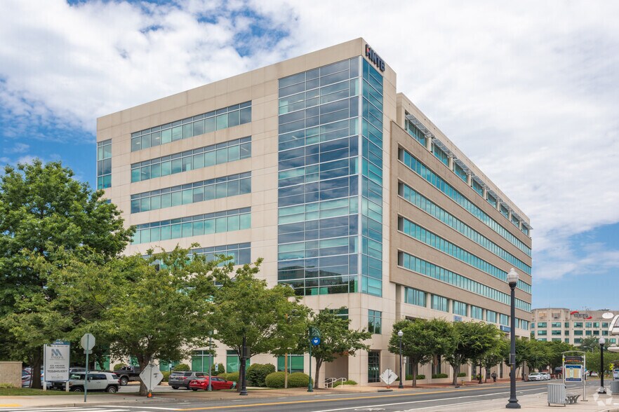 Primary Photo Of 2900 S Quincy St, Arlington Office For Sale