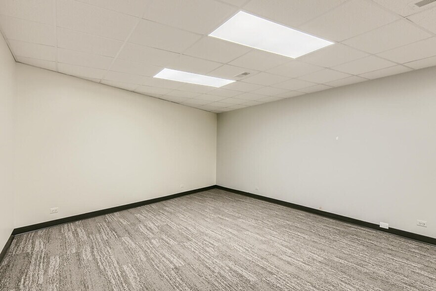 More Photos Of 1800 E Northwest Hwy, Arlington Heights Office For Lease