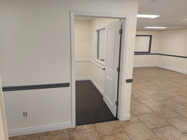 More Photos Of 180 E Burgess Rd, Pensacola Office For Lease