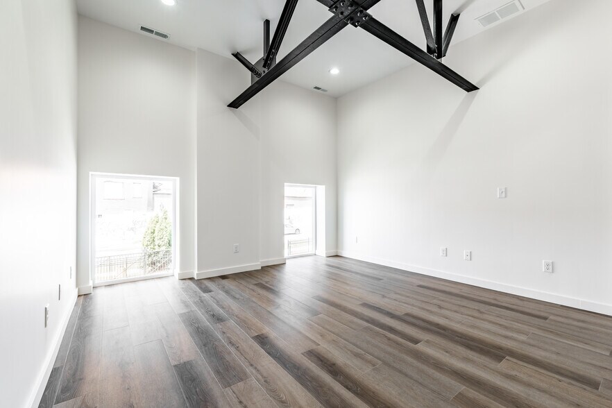 More Photos Of 2506 E Washington St, Indianapolis Storefront Retail Office For Sale