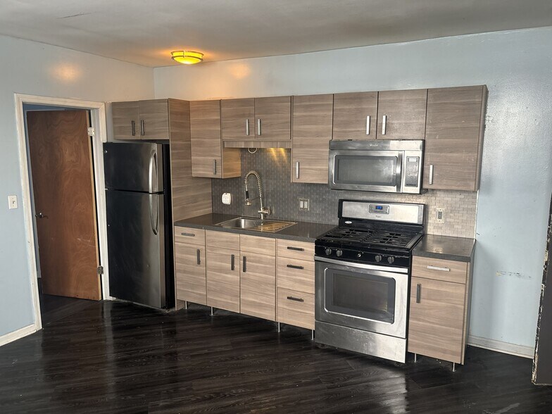 More Photos Of 2219-2221 Brewerton Rd, Mattydale Storefront Retail Residential For Sale