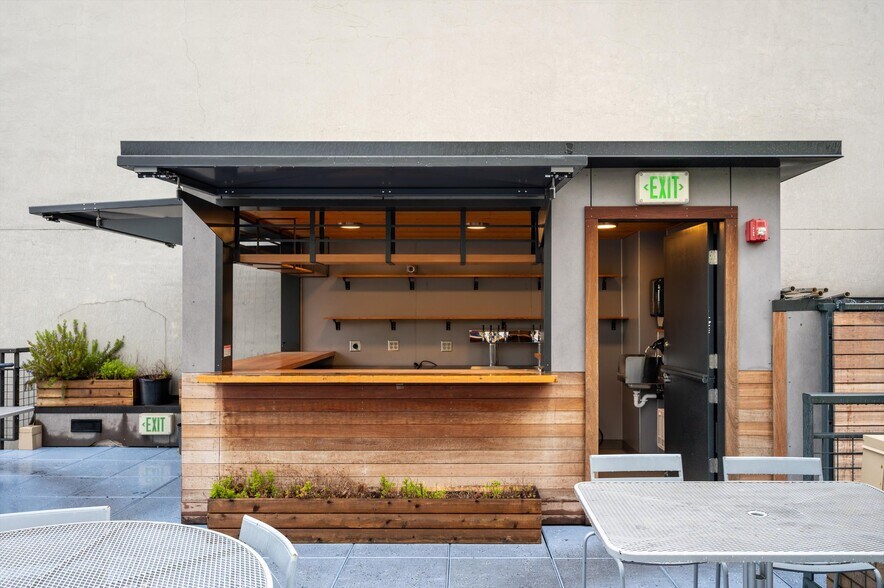 More Photos Of 1011 Harris Ave, Bellingham Restaurant For Sale