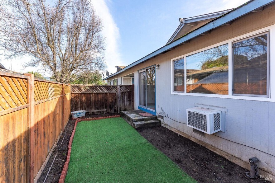More Photos Of 649 Leslie St, Ukiah Apartments For Sale