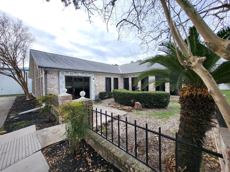 More Photos Of 20817 Sunshine Ln, Spring Office Residential For Lease