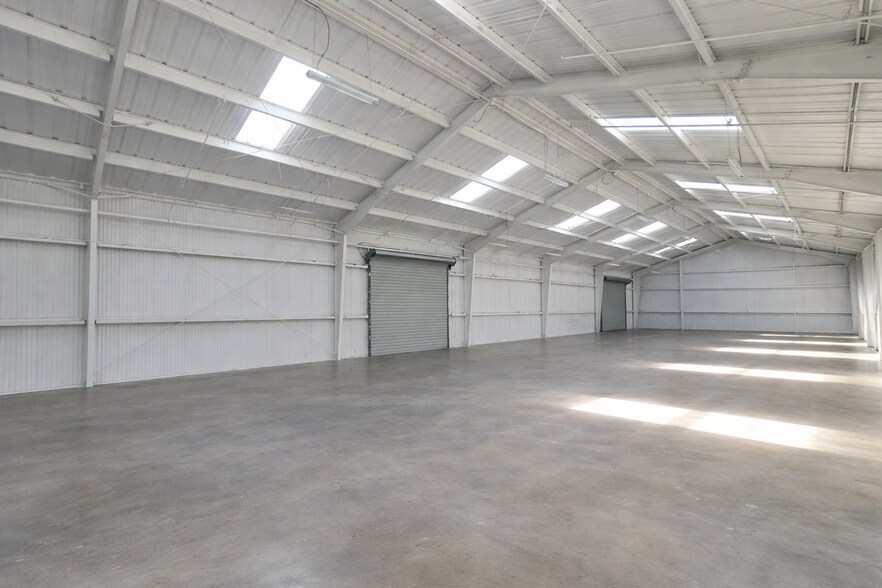 More Photos Of 3826 W Navy Blvd, Pensacola Warehouse For Lease