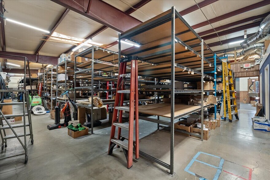 More Photos Of 3700 Reveille St, Houston Freestanding For Lease