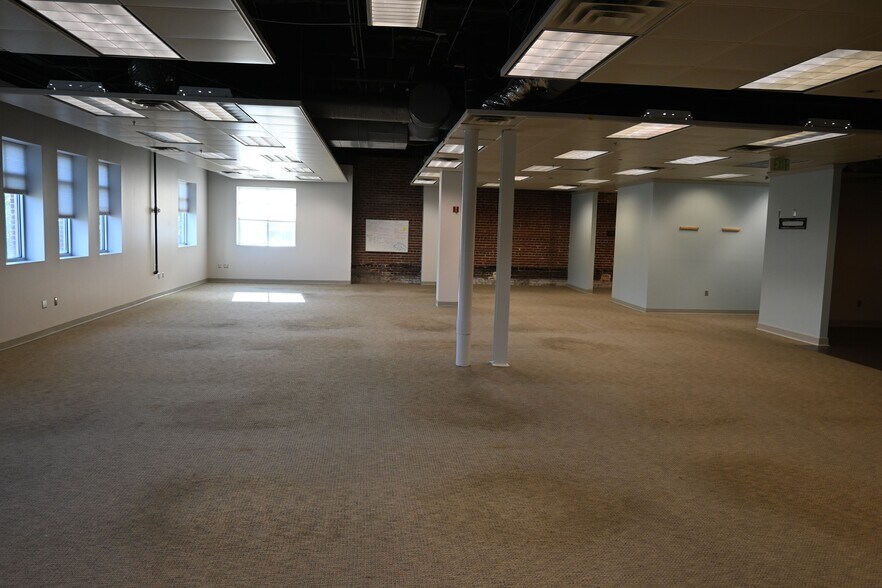 More Photos Of 2901 2nd Ave S, Birmingham Office For Lease