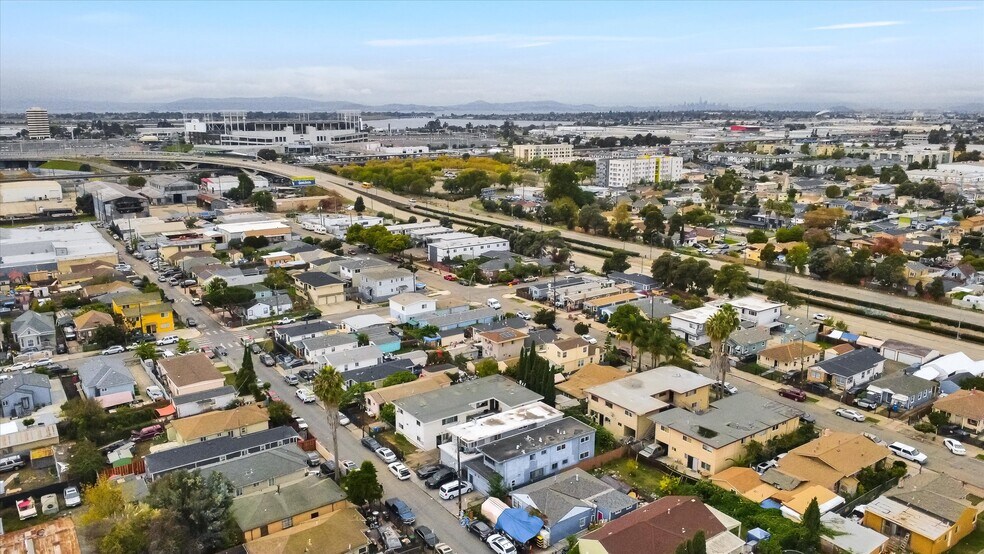 More Photos Of 1035 76th Ave, Oakland Apartments For Sale