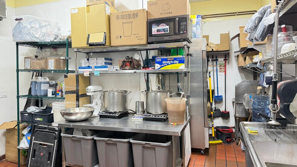 More Photos Of 19 S Fair Oaks Ave, Pasadena Restaurant For Lease