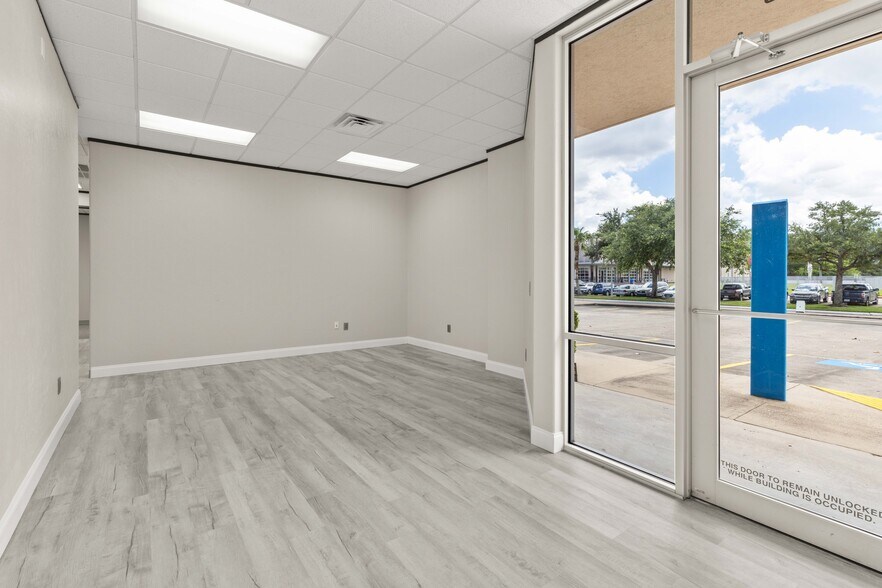 More Photos Of 1325 Space Park Dr, Houston Medical For Lease