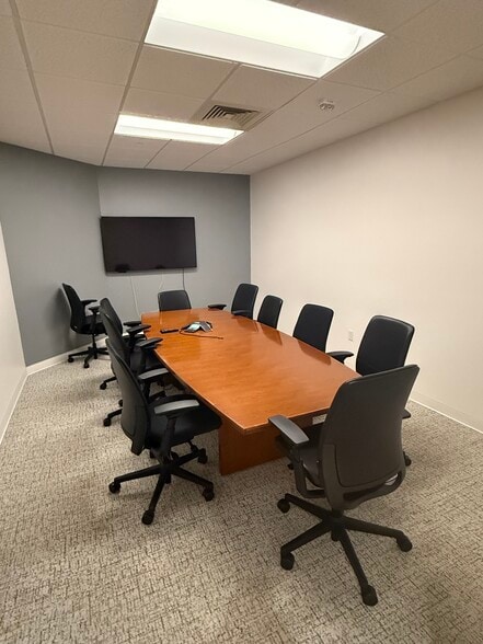 More Photos Of 2501 20th Pl S, Birmingham Office For Lease