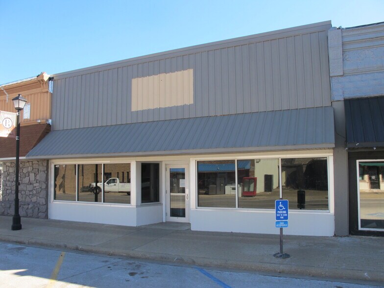 More Photos Of 204 N Main Ave, Republic Office For Sale