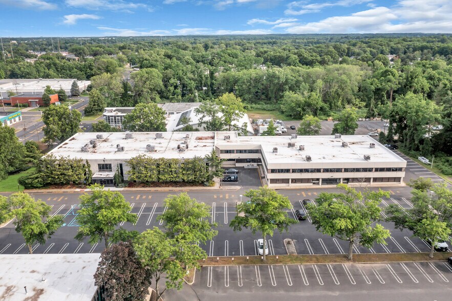 More Photos Of 788 Shrewsbury Ave, Tinton Falls Office For Sale