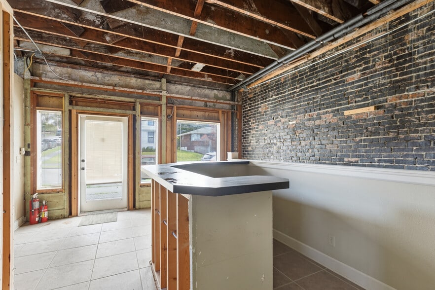 More Photos Of 2602 Grand Ave, Everett Office For Sale