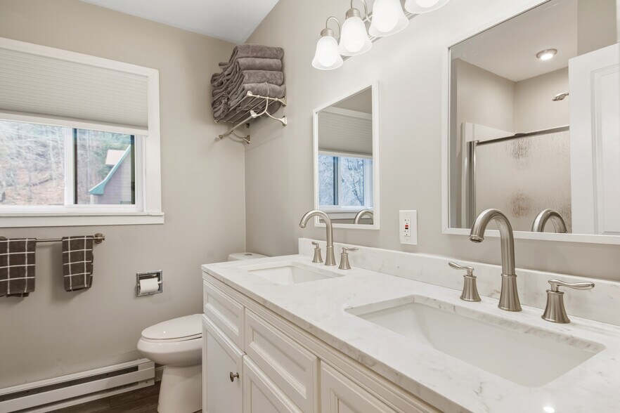 More Photos Of 798 Route 100, Wilmington Flex For Sale