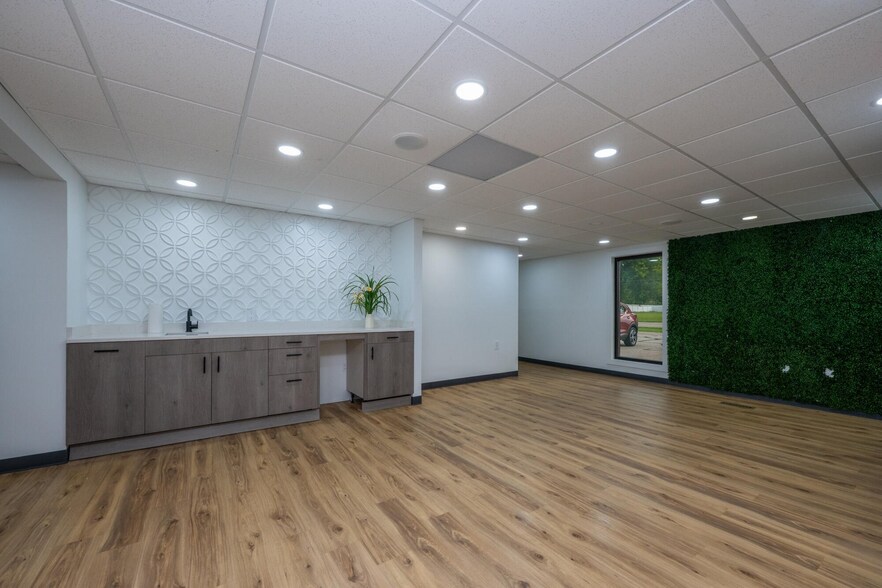 More Photos Of 3830-3824-M-139 Saint Joseph, MI 49085, Saint Joseph Medical For Sale