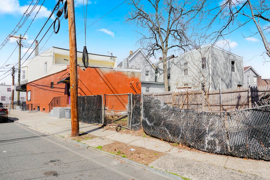 More Photos Of 63-65 Pierce Street, Newark Office Residential For Sale