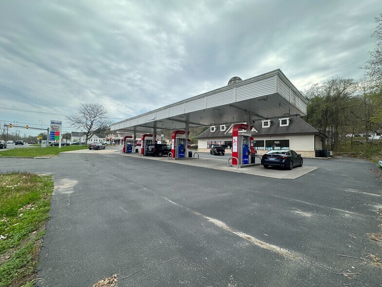 More Photos Of 1 Oxford Rd, Oxford Service Station For Lease