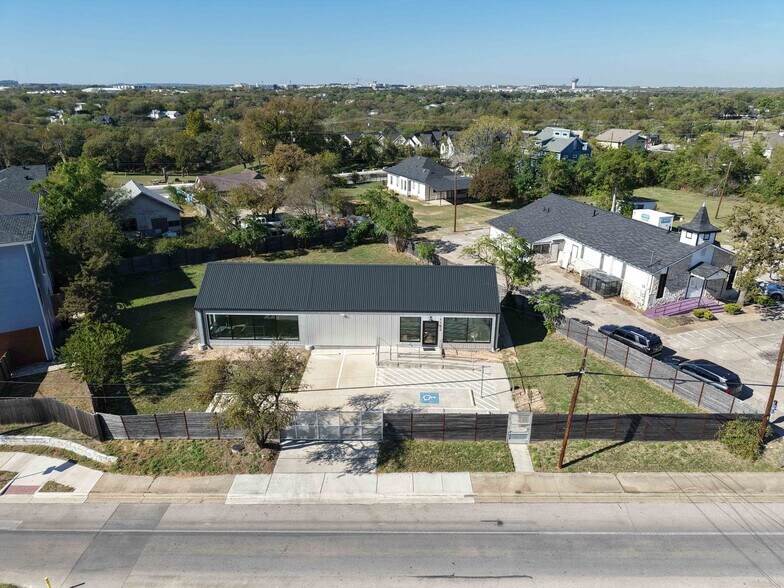 More Photos Of 1152 Webberville Rd, Austin Loft Creative Space For Sale