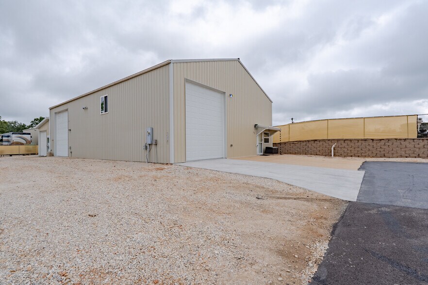 More Photos Of 202 Hemi Ln, Gravois Mills Specialty For Sale