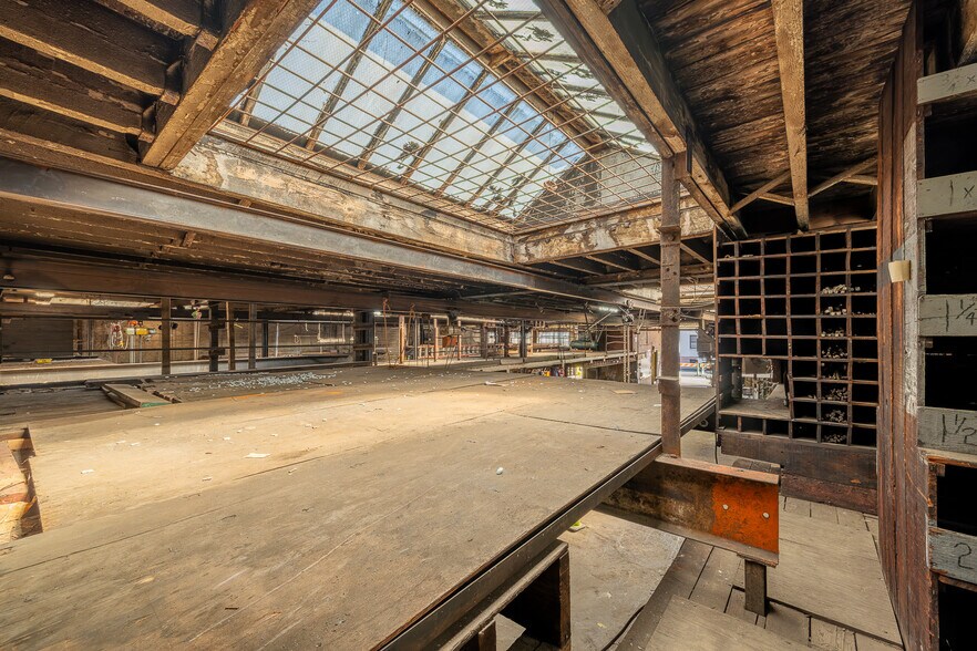 More Photos Of 4332 33rd St, Long Island City Industrial For Sale
