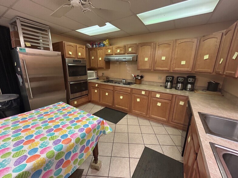 More Photos Of 11565 Pippin Rd, Cincinnati Religious Facility For Sale