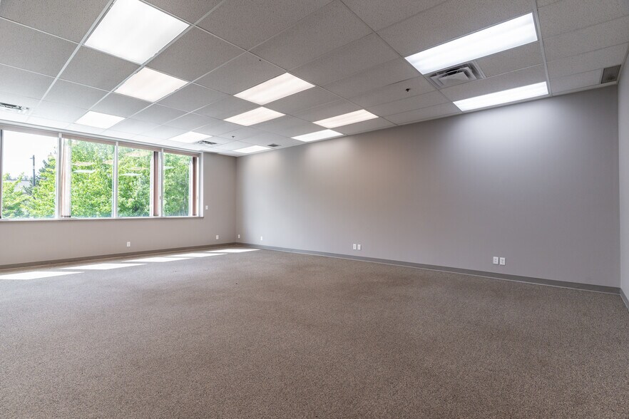 More Photos Of 5536 275 St, Langley Twp Warehouse For Lease