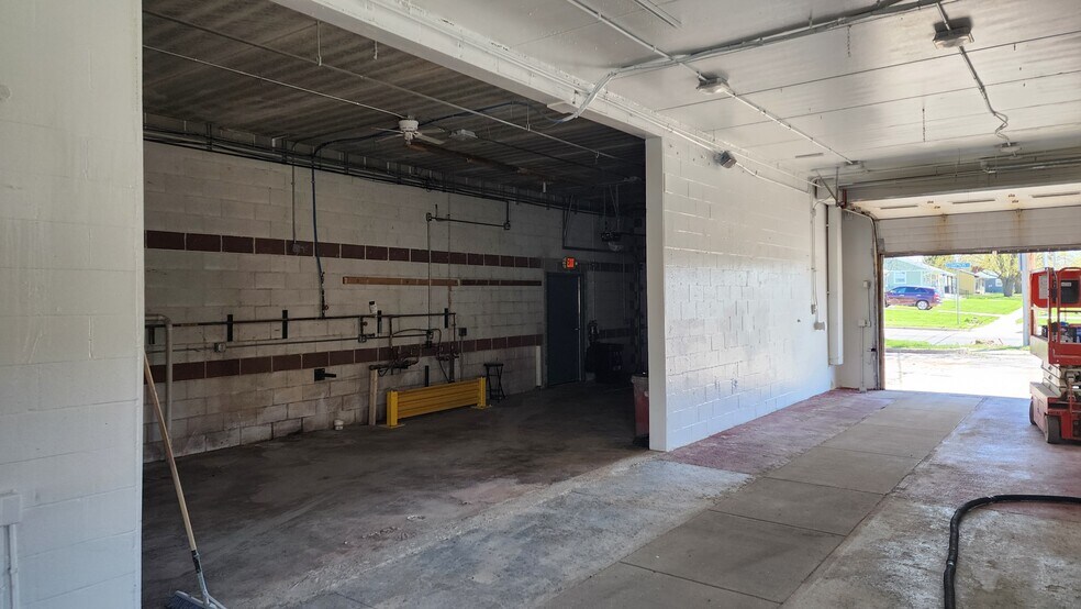 More Photos Of 100 Stimpson St, Watertown Freestanding For Sale