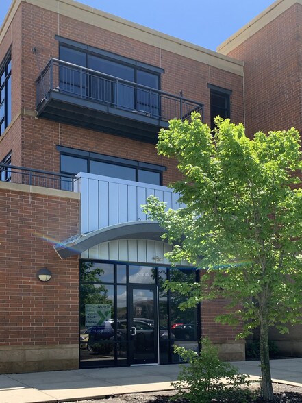 More Photos Of 2390 Esplanade Dr, Algonquin Office For Lease