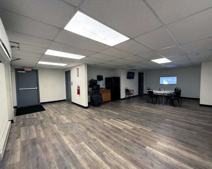 More Photos Of 1223 N Quebec St, Allentown Service For Lease