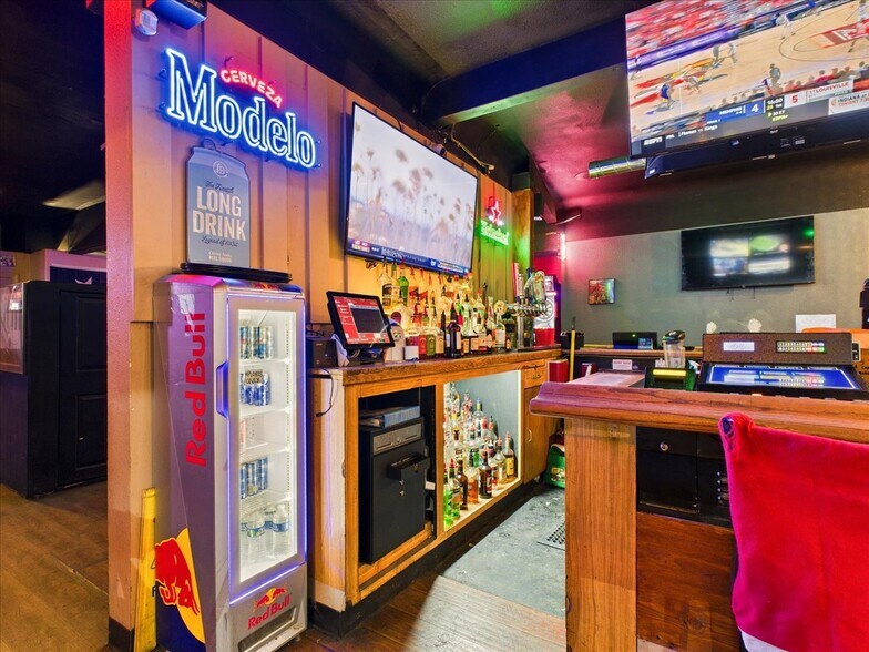 More Photos Of 1700 S Pahrump Valley Blvd, Pahrump Storefront For Sale