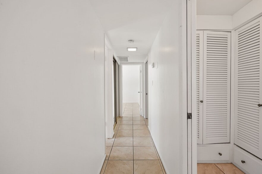 More Photos Of 2080 S Camino Real, Palm Springs Apartments For Sale