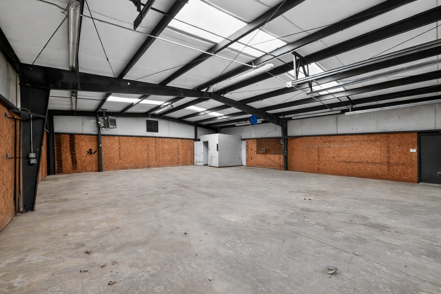 More Photos Of 420 Shoffner St, Graham Industrial For Sale