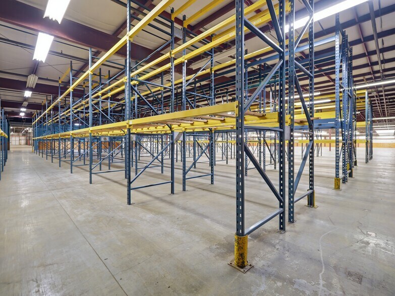 More Photos Of 857 Willow Cir, Hagerstown Manufacturing For Lease