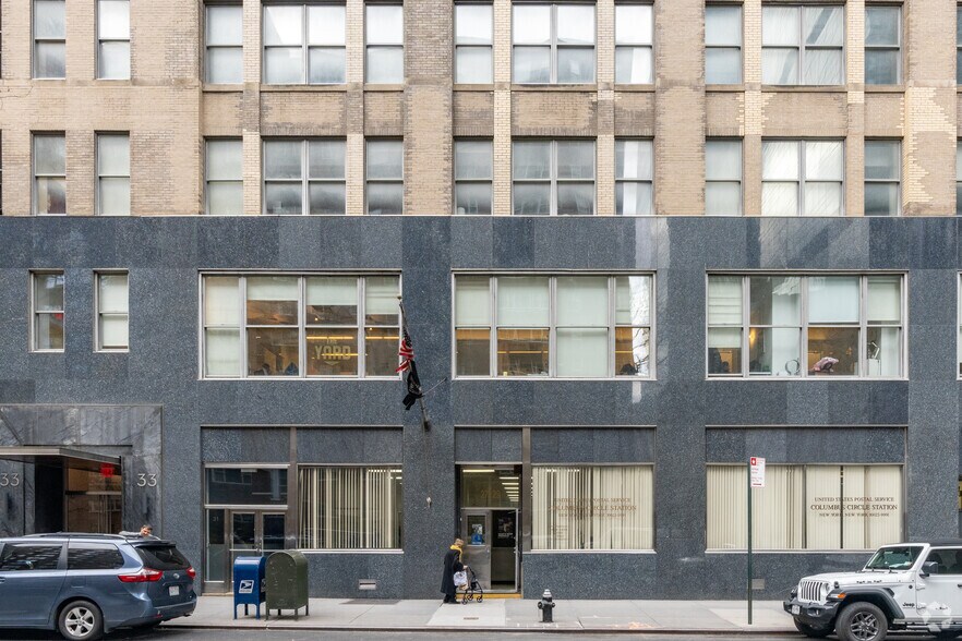 More Photos Of 33 W 60th St, New York Coworking Space