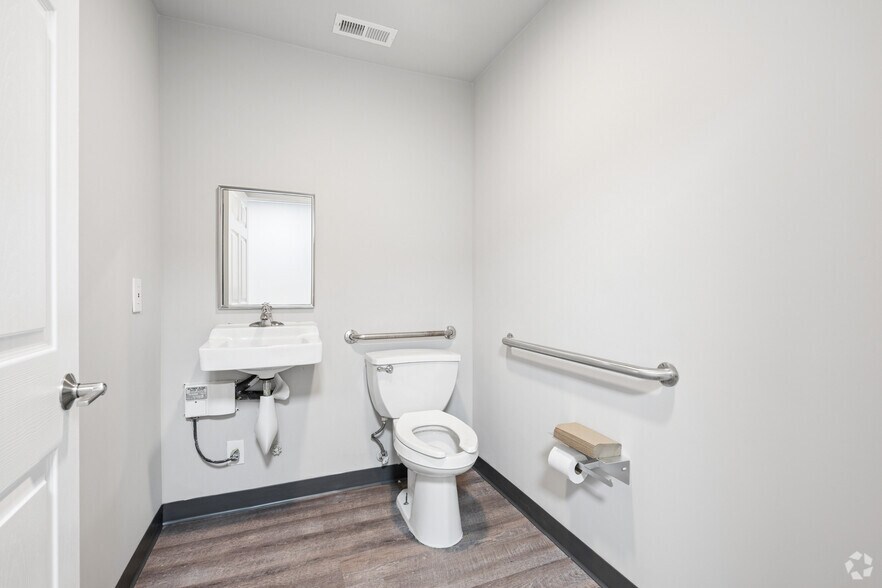 More Photos Of 105 Enterprise Dr, Cumming Unknown For Lease