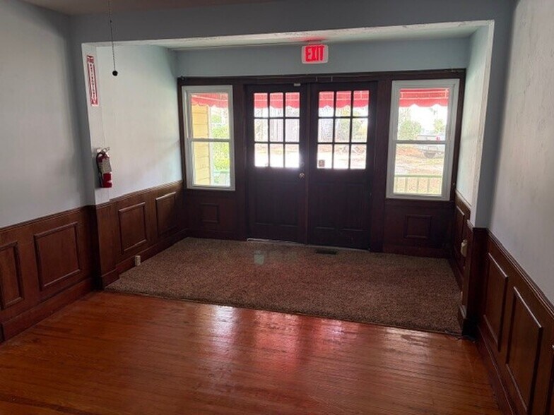 More Photos Of 1100 E Park Ave, Tallahassee Office For Sale