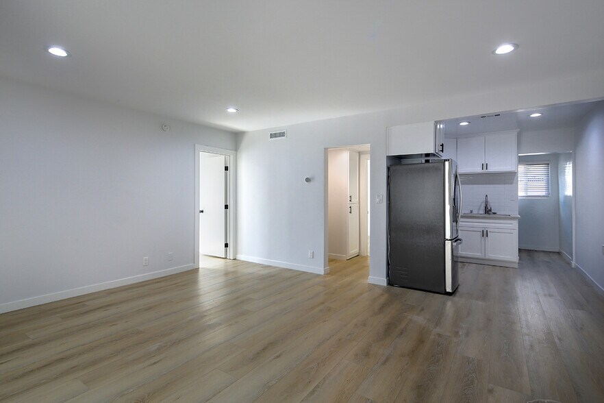 More Photos Of 7323 Valmont St, Tujunga Apartments For Sale