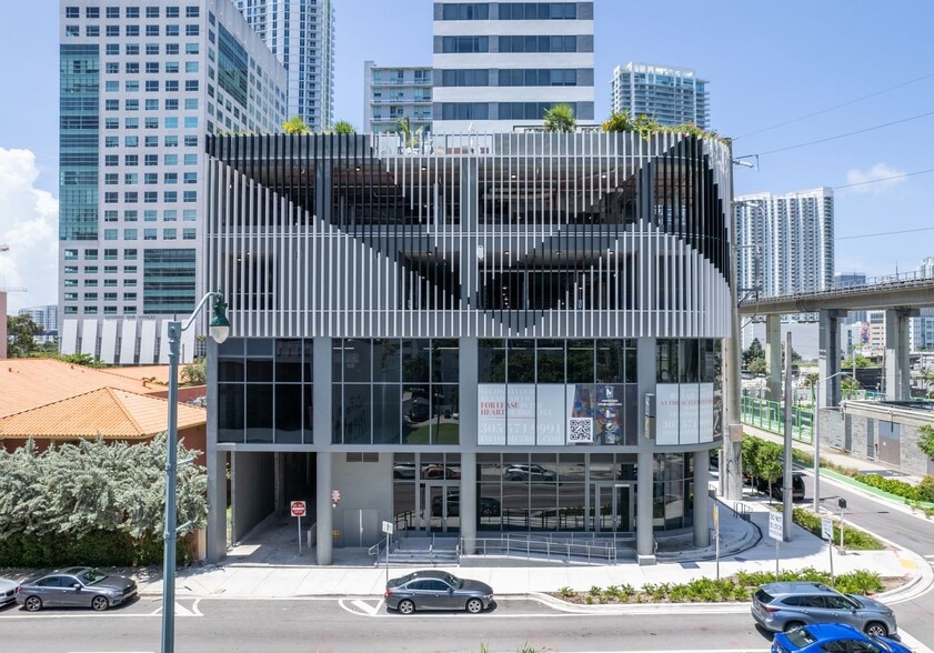 More Photos Of 115 SW 8th St, Miami Restaurant For Sale