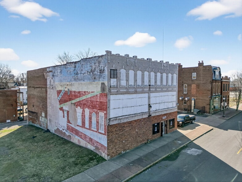 More Photos Of 2000-2014 Salisbury St, Saint Louis General Retail For Sale