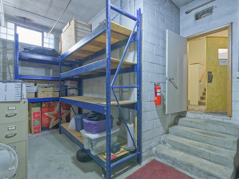 More Photos Of 410 1st St N, Winsted Office For Sale