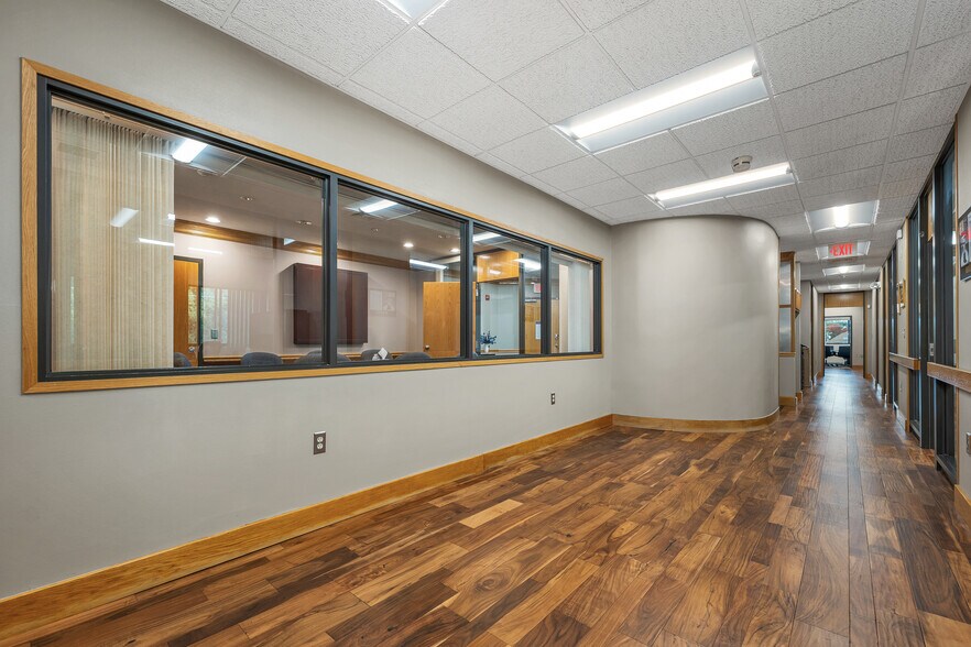 More Photos Of 231 Sutton St, North Andover Medical For Sale