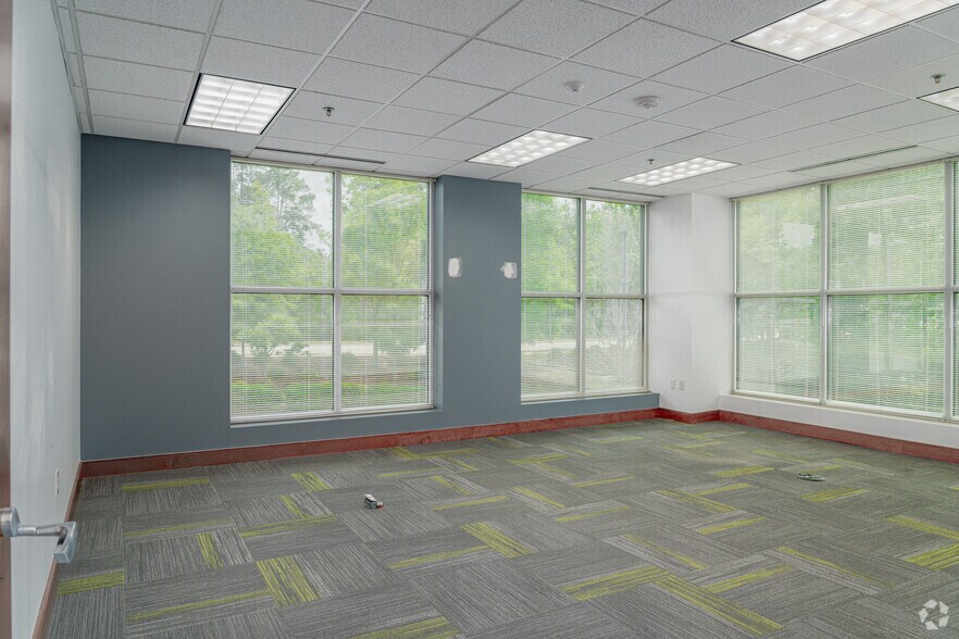More Photos Of 8020 Arco Corporate Dr, Raleigh Unknown For Lease