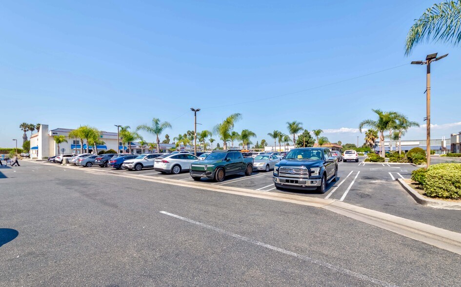 More Photos Of 9562-9580 Garden Grove Blvd, Garden Grove Storefront Retail Office For Lease