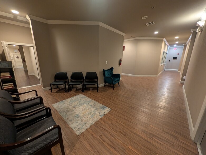 More Photos Of 605 Austin Ave, Waco Storefront Retail Office For Sale