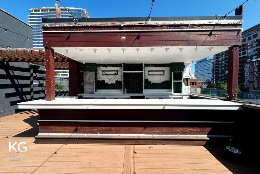 More Photos Of 324-326 W Chicago Ave, Chicago General Retail For Sale