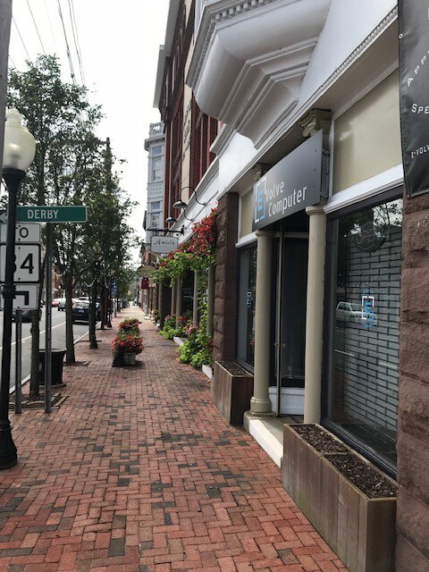 More Photos Of 494-500 Howe Ave, Shelton Apartments For Lease