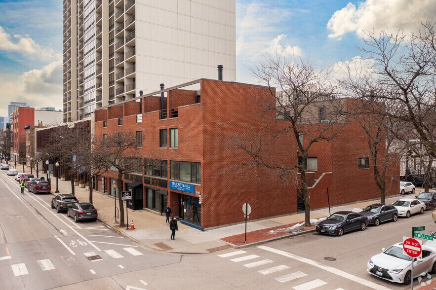 More Photos Of 1650-1660 N Wells St, Chicago General Retail For Sale